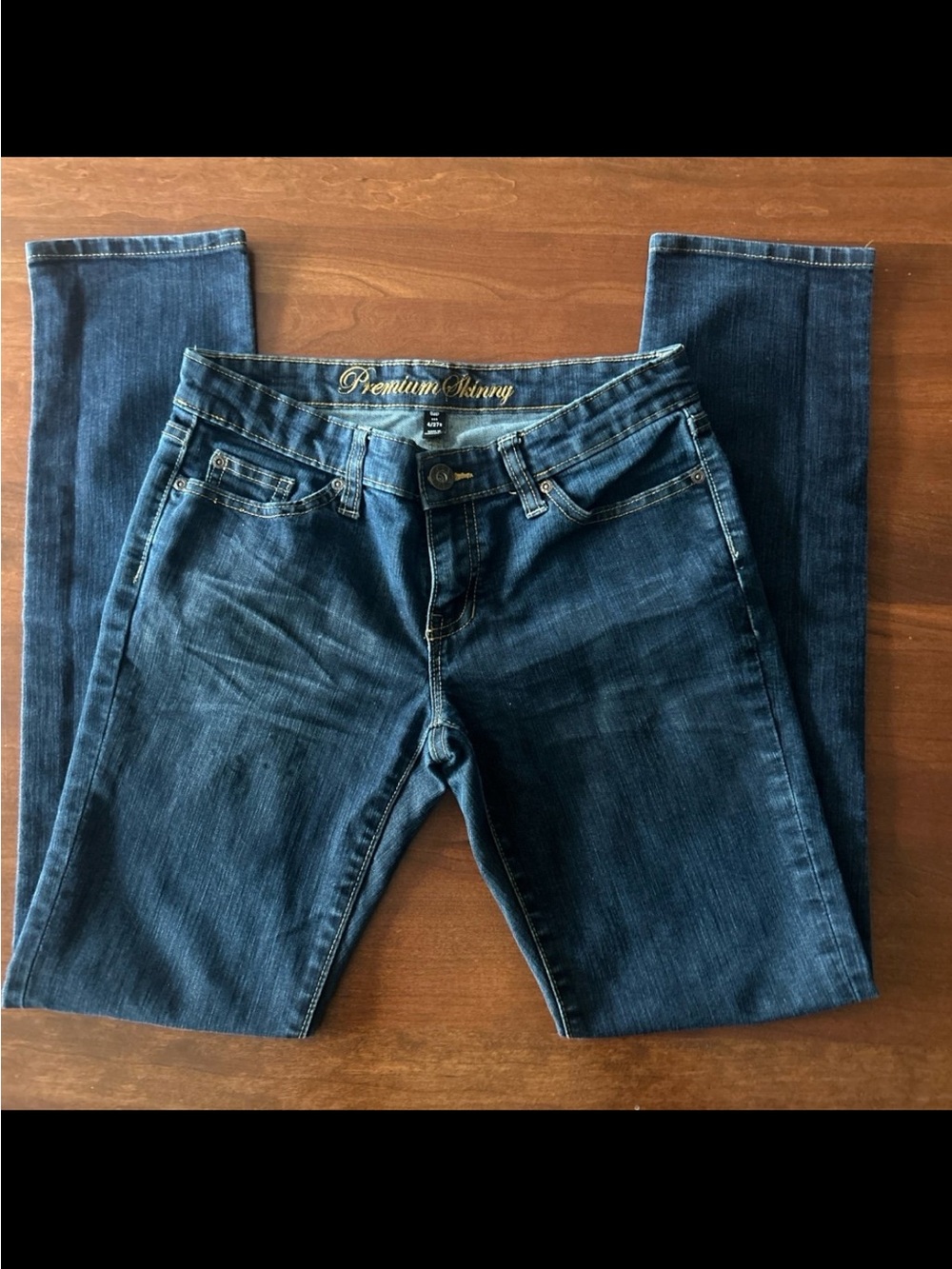 GAP Women’s premium Skinny Jeans - Dark Indigo Blue 4 / 27